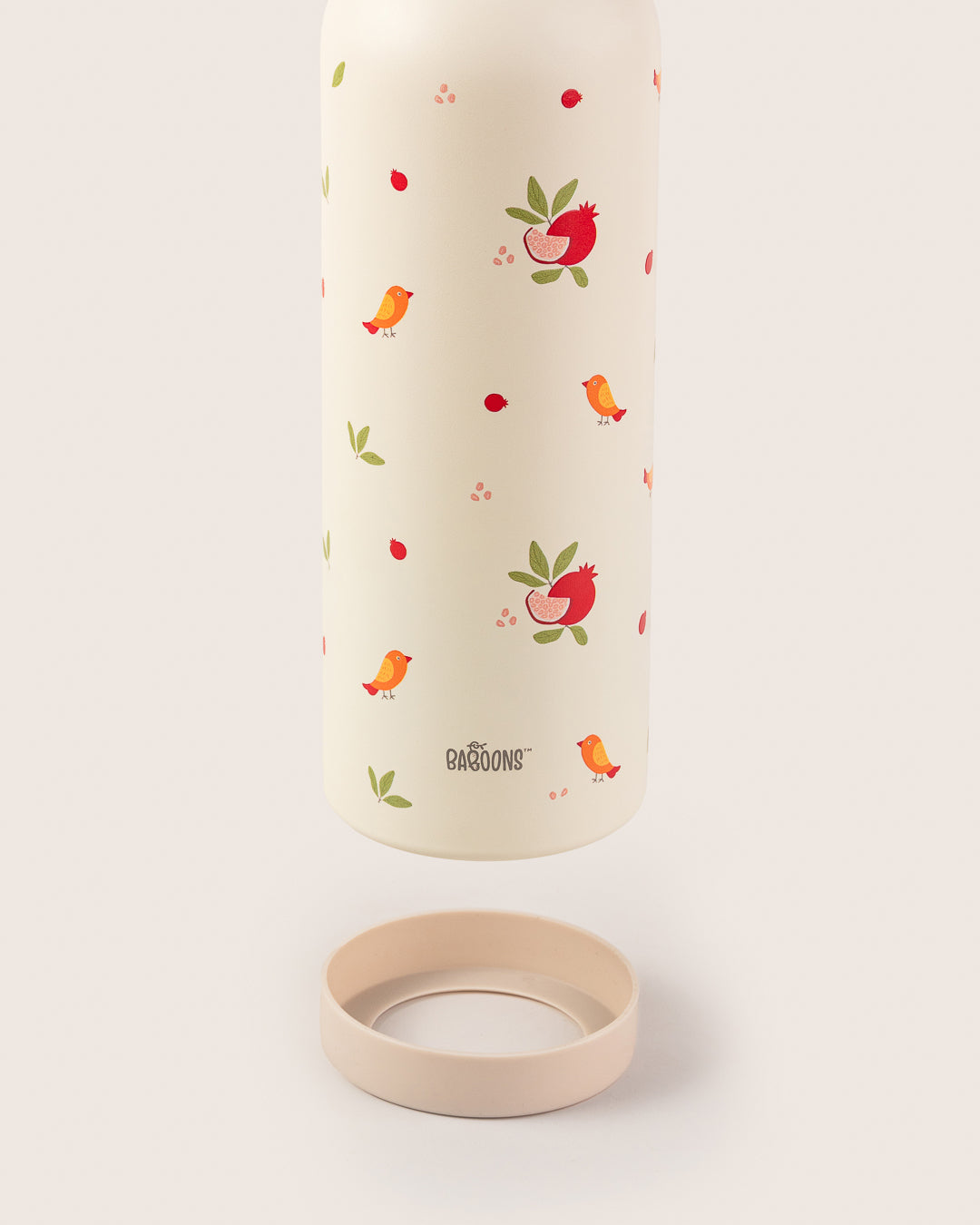 Silicone base bumper for water bottles to avoid surface scratches, dents, and bumps. Ideal for users in India looking for durable and protective water bottle accessories